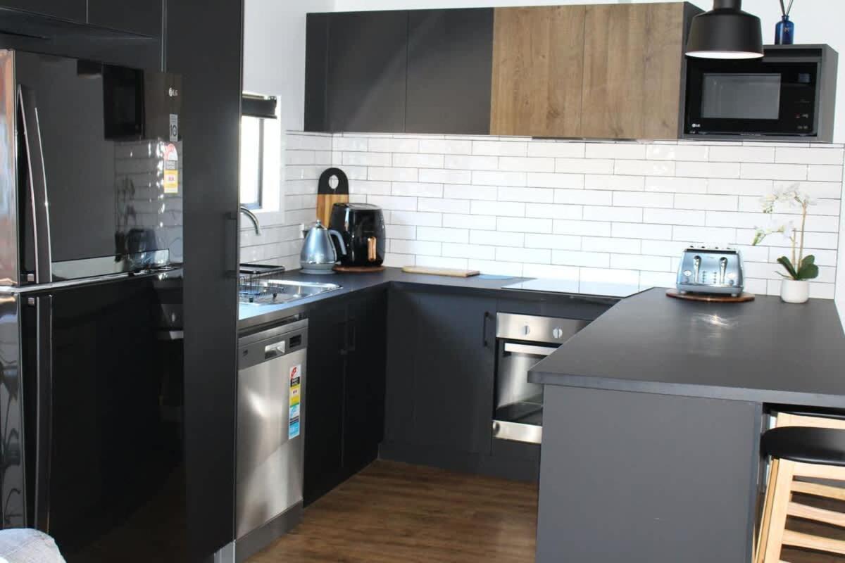 Villa Cbd Elizabeth St Modern Townhouse - Secure Parking Launceston Exterior foto